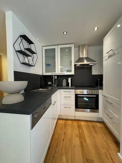 Apartment Moderne Unterkunft Am Heuberg In Salzburg Guggenthal
