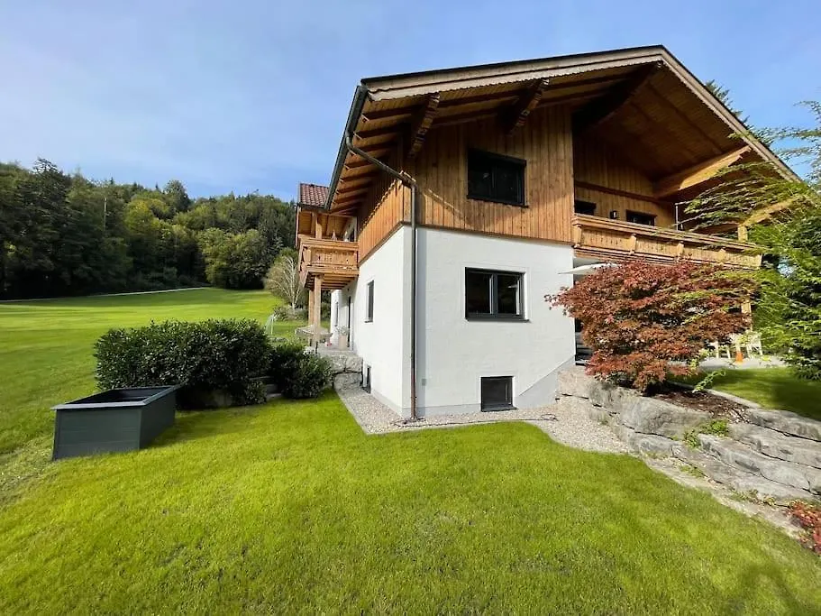 Apartment Moderne Unterkunft Am Heuberg In Salzburg Guggenthal